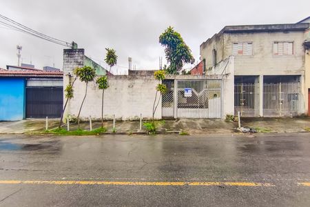 Casa para alugar com 84m², 2 quartos e sem vagaFachada + Placa