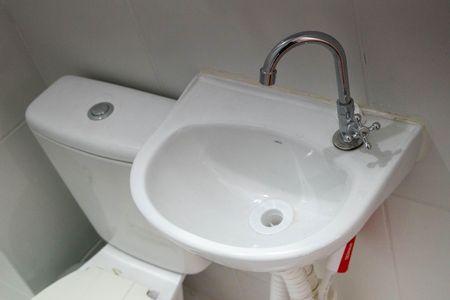 Apartamento para alugar com 43m², 2 quartos e sem vaga Apartamento para alugar com 43m², 2 quartos e sem vagaBanheiro social
