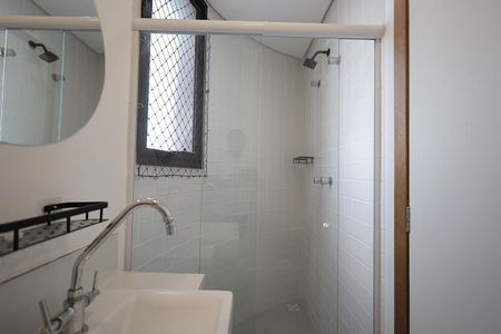 Apartamento para alugar com 70m², 2 quartos e 1 vaga Apartamento para alugar com 70m², 2 quartos e 1 vagaBanheiro Quarto Suíte