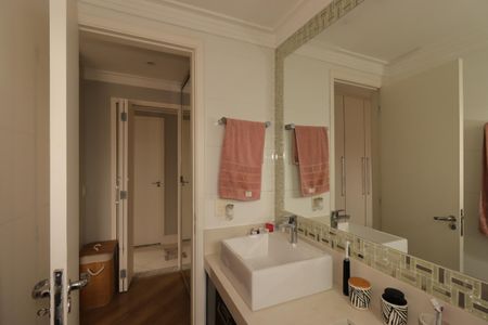 Apartamento à venda com 80m², 2 quartos e 2 vagasBanheiro da Suíte