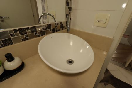 Apartamento à venda com 80m², 2 quartos e 2 vagasBanheiro Social - Pia