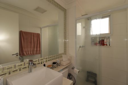 Apartamento à venda com 80m², 2 quartos e 2 vagasBanheiro da Suíte