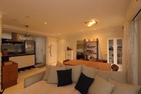 Apartamento à venda com 80m², 2 quartos e 2 vagasSala