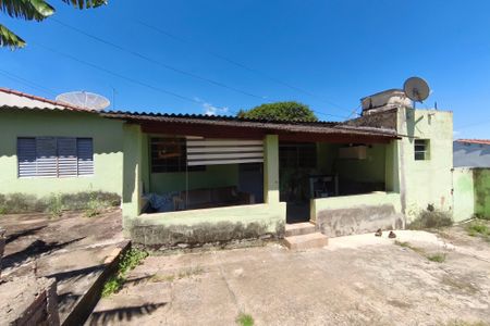 Casa à venda com 480m², 3 quartos e 6 vagas Casa à venda com 480m², 3 quartos e 6 vagasQuintal - Casa 2