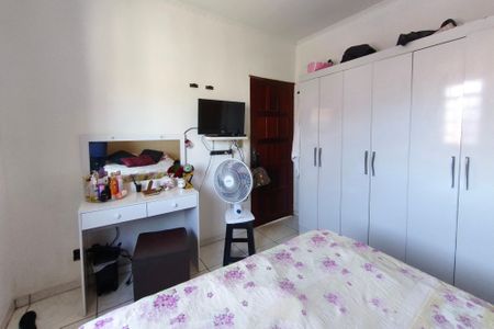 Casa à venda com 480m², 3 quartos e 6 vagas Casa à venda com 480m², 3 quartos e 6 vagasQuarto 1