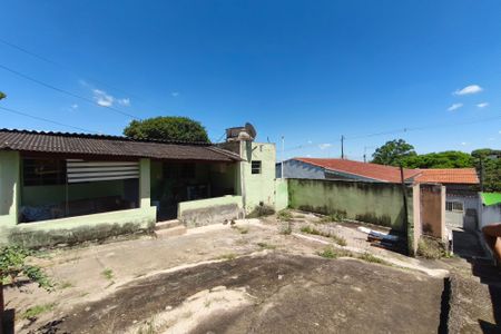 Casa à venda com 480m², 3 quartos e 6 vagas Casa à venda com 480m², 3 quartos e 6 vagasQuintal - Casa 2