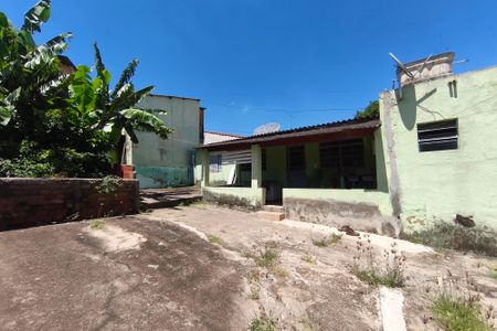 Casa à venda com 480m², 3 quartos e 6 vagas Casa à venda com 480m², 3 quartos e 6 vagasQuintal - Casa 2