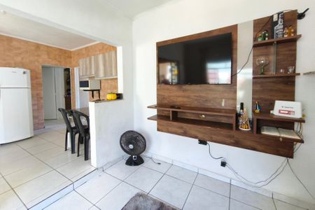 Casa à venda com 480m², 3 quartos e 6 vagas Casa à venda com 480m², 3 quartos e 6 vagasSala
