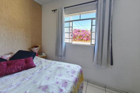 Casa à venda com 480m², 3 quartos e 6 vagas Casa à venda com 480m², 3 quartos e 6 vagasQuarto 1