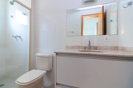 Apartamento à venda com 109m², 3 quartos e 3 vagasBanheiro da Suíte 2