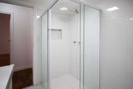 Apartamento à venda com 97m², 2 quartos e 1 vaga Apartamento à venda com 97m², 2 quartos e 1 vagaBanheiro