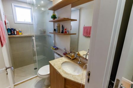 Apartamento à venda com 76m², 2 quartos e 2 vagas Apartamento à venda com 76m², 2 quartos e 2 vagasBanheiro da Suíte