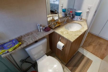 Apartamento à venda com 76m², 2 quartos e 2 vagas Apartamento à venda com 76m², 2 quartos e 2 vagasBanheiro da Suíte