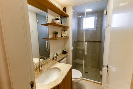 Apartamento à venda com 76m², 2 quartos e 2 vagas Apartamento à venda com 76m², 2 quartos e 2 vagasBanheiro Corredor