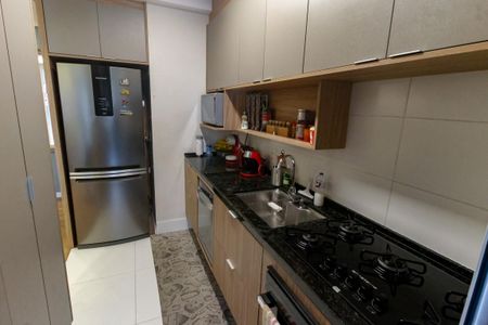 Apartamento à venda com 76m², 2 quartos e 2 vagas Apartamento à venda com 76m², 2 quartos e 2 vagasCozinha - Armários