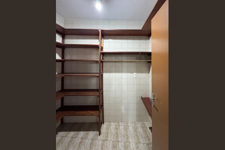 Casa para alugar com 160m², 3 quartos e 5 vagasDespensa 