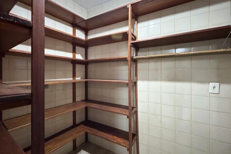 Casa para alugar com 160m², 3 quartos e 5 vagasDespensa 