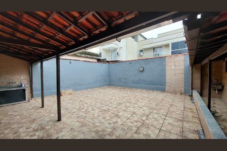 Casa para alugar com 135m², 3 quartos e 2 vagasQuintal