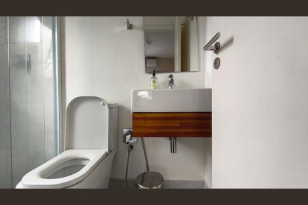 Apartamento à venda com 79m², 1 quarto e 1 vaga Apartamento à venda com 79m², 1 quarto e 1 vagaBanheiro da Suíte