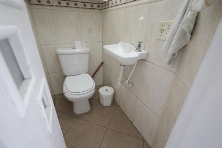 Banheiro 1 de casa de condomínio à venda com 2 quartos, 84m² em Vila Metalúrgica, Santo André