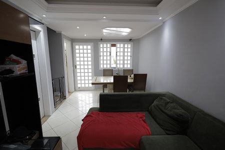 Casa de condomínio à venda com 84m², 2 quartos e 2 vagas Casa de condomínio à venda com 84m², 2 quartos e 2 vagasSala