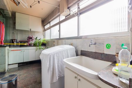 Apartamento à venda com 150m², 3 quartos e 1 vagaÁrea de Serviço