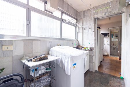 Apartamento à venda com 150m², 3 quartos e 1 vagaÁrea de Serviço