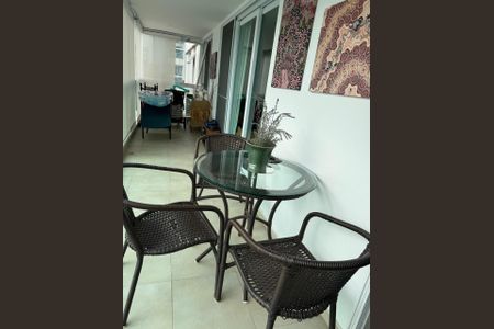 Apartamento à venda com 127m², 3 quartos e 2 vagasVaranda