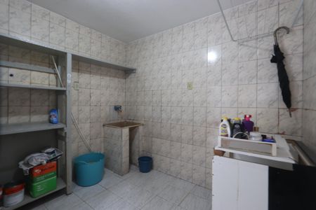 Casa à venda com 200m², 4 quartos e 1 vagaLavanderia