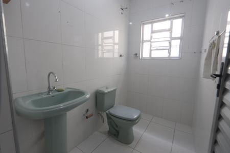 Casa à venda com 200m², 4 quartos e 1 vagaBanheiro - Casa 1