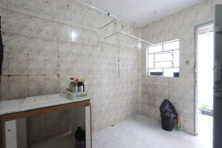 Casa à venda com 200m², 4 quartos e 1 vagaLavanderia