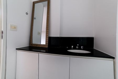 Casa de condomínio para alugar com 390m², 4 quartos e 4 vagas Casa de condomínio para alugar com 390m², 4 quartos e 4 vagasBanheiro Social