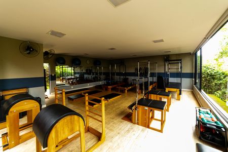 Casa de condomínio para alugar com 390m², 4 quartos e 4 vagas Casa de condomínio para alugar com 390m², 4 quartos e 4 vagasÁrea comum - Academia