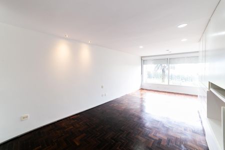 Casa de condomínio para alugar com 390m², 4 quartos e 4 vagas Casa de condomínio para alugar com 390m², 4 quartos e 4 vagasSuíte