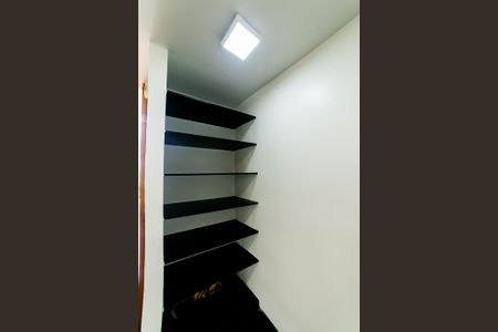 Casa de condomínio para alugar com 390m², 4 quartos e 4 vagas Casa de condomínio para alugar com 390m², 4 quartos e 4 vagasCozinha