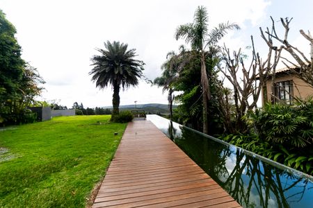 Casa de condomínio para alugar com 390m², 4 quartos e 4 vagas Casa de condomínio para alugar com 390m², 4 quartos e 4 vagasPiscina