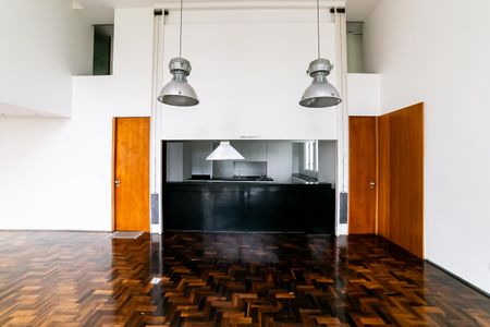 Casa de condomínio para alugar com 390m², 4 quartos e 4 vagas Casa de condomínio para alugar com 390m², 4 quartos e 4 vagasSala