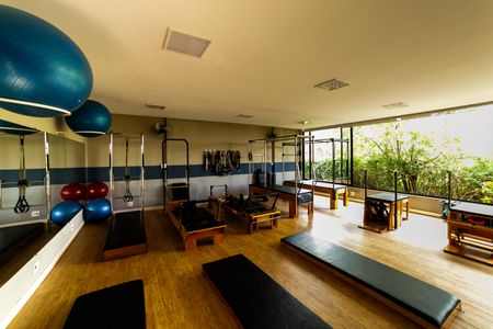 Casa de condomínio para alugar com 390m², 4 quartos e 4 vagas Casa de condomínio para alugar com 390m², 4 quartos e 4 vagasÁrea comum - Academia