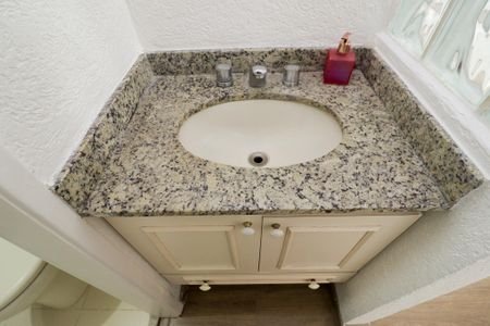 Apartamento à venda com 65m², 3 quartos e 1 vaga Apartamento à venda com 65m², 3 quartos e 1 vagaBanheiro Social