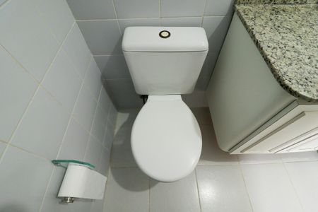 Apartamento à venda com 65m², 3 quartos e 1 vaga Apartamento à venda com 65m², 3 quartos e 1 vagaBanheiro da Suíte