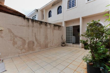 Casa à venda com 170m², 3 quartos e 2 vagasQuintal