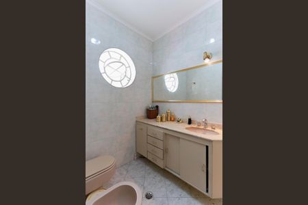 Casa à venda com 170m², 3 quartos e 2 vagasBanheiro social