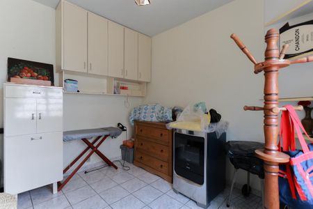 Casa à venda com 170m², 3 quartos e 2 vagasQuarto de serviço
