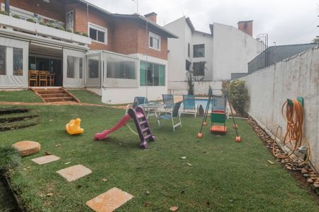 Casa à venda com 250m², 5 quartos e 3 vagasQuintal