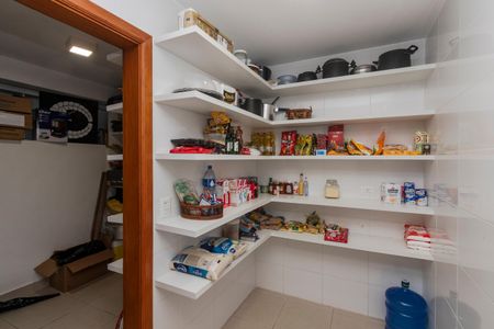 Casa à venda com 250m², 5 quartos e 3 vagasDespensa