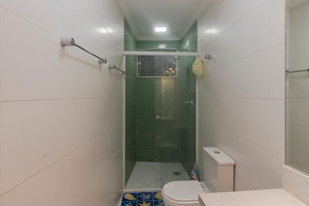 Casa à venda com 250m², 5 quartos e 3 vagasBanheiro da Suíte 2