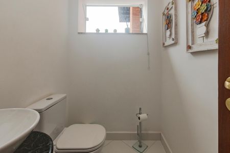 Casa à venda com 250m², 5 quartos e 3 vagasLavabo