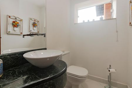 Casa à venda com 250m², 5 quartos e 3 vagasLavabo