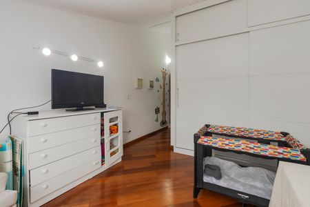 Casa à venda com 250m², 5 quartos e 3 vagasSuíte 3
