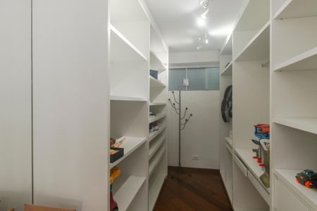 Casa à venda com 250m², 5 quartos e 3 vagasCloset da Suíte 2